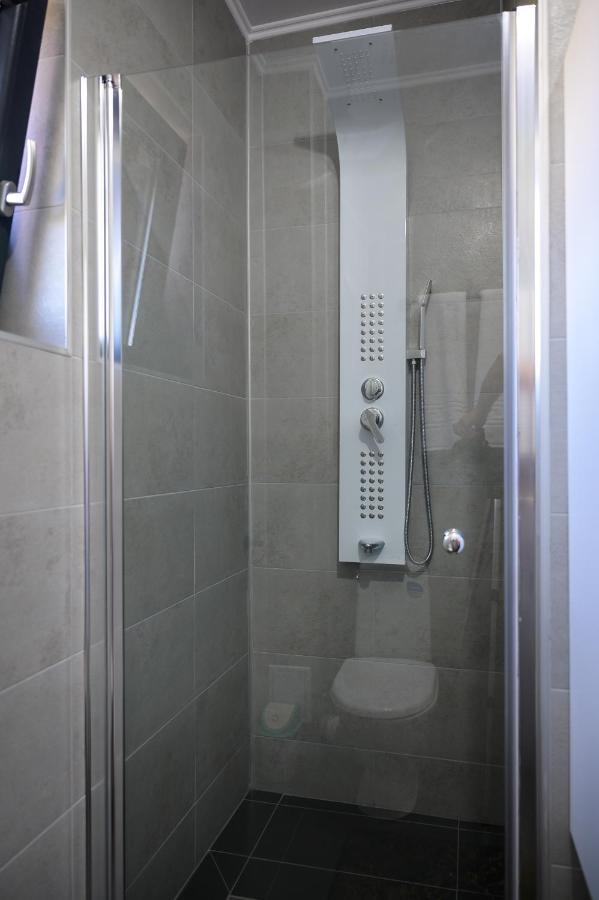 شقة Nina House Târgu Jiu المظهر الخارجي الصورة