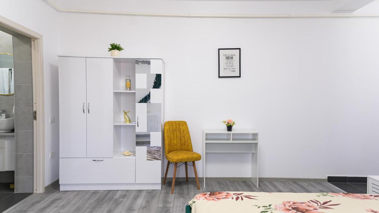 شقة Nina House Târgu Jiu المظهر الخارجي الصورة