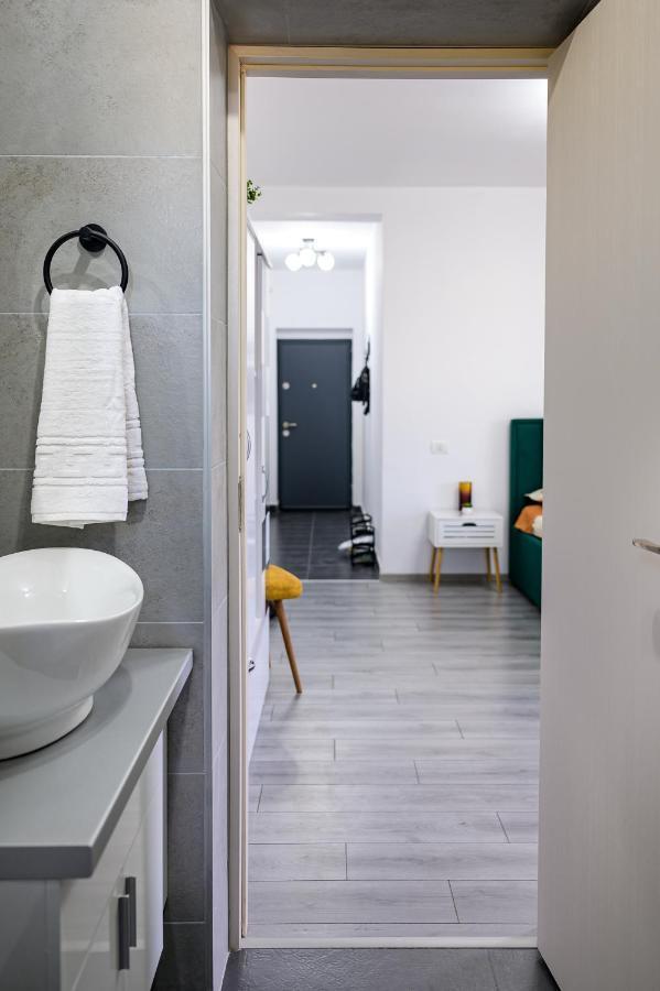شقة Nina House Târgu Jiu المظهر الخارجي الصورة